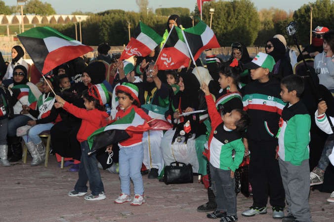 مشاركة من الكبار والصغار في الاحتفالات الوطنية