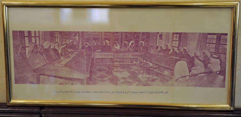 صورة لاول اجتماع لمجلس الطلبة في المعهد الديني برئاسة الشيخ علي البولاقي ﻿