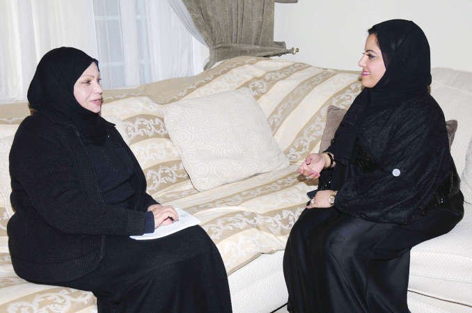 العنود تتحدث للزميلة ليلى الشافعي﻿