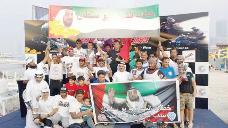ابطال المنتخب الوطني على منصة التتويج