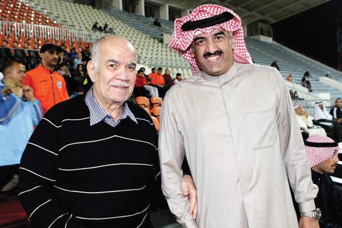 رئيس نادي الكويت عبدالعزيز المرزوق مع الوهيدي 