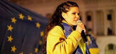 عن "روسلانا" المغنية.. ملهمة المحتجين في ساحة كييف