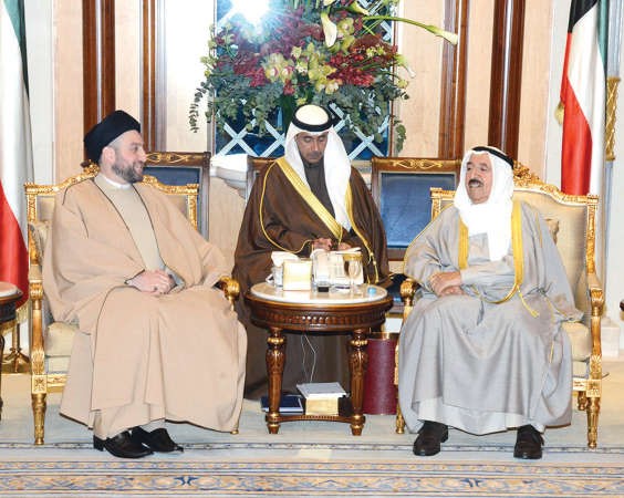 صاحب السمو الامير الشيخ صباح الاحمد اثناء استقباله عمار الحكيم ﻿