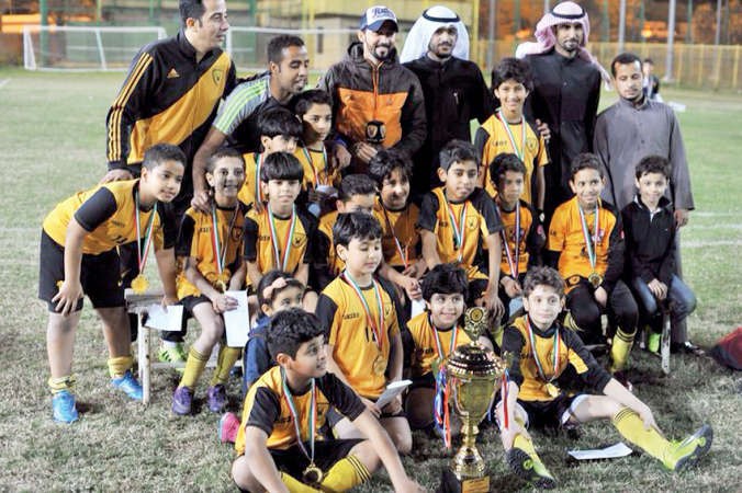 ناشئو القادسية مع كاس البطولة