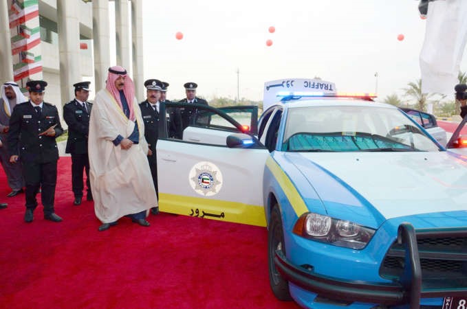 الخالد خلال تعرفه على مميزات الدورية الحديثة من اللواء العلي﻿