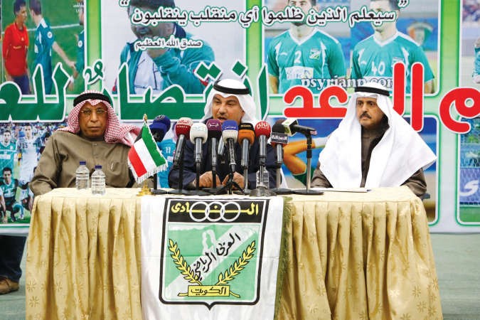 رئيس النادي العربي جمال الكاظمي خلال الجمعية العمومية غير العادية الازرقكوم 