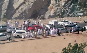 سعودي يسدد 5 طلقات لزوجته أمام المحكمة العامة بمكة ثم يطلق النار على نفسه