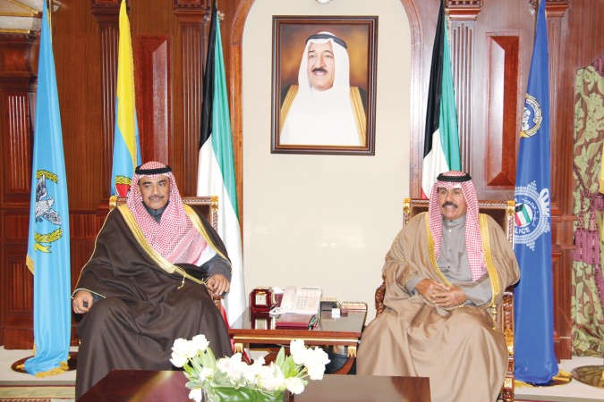  سمو ولي العهد الشيخ نواف الاحمد مستقبلا النائب الاول لرئيس مجلس الوزراء ووزير الخارجية الشيخ صباح الخالد ﻿