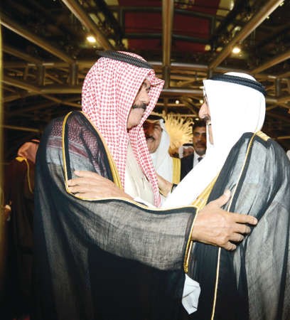 صاحب السمو الامير الشيخ صباح الاحمد مع ولي عهده الامين﻿