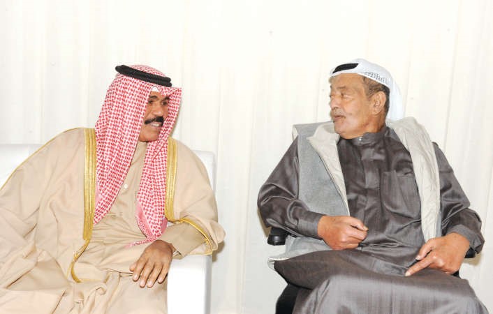 سمو ولي العهد مع المغفور له باذن الله تعالى العم خالد يوسف المرزوق رحمه الله﻿