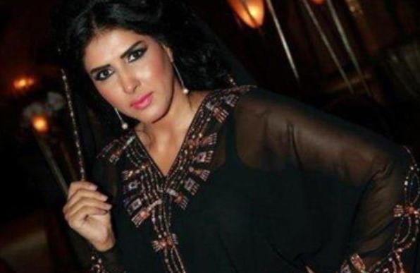 صور.. فنانات عربيات و أجنبيات بالـ"شيلة والعباية"