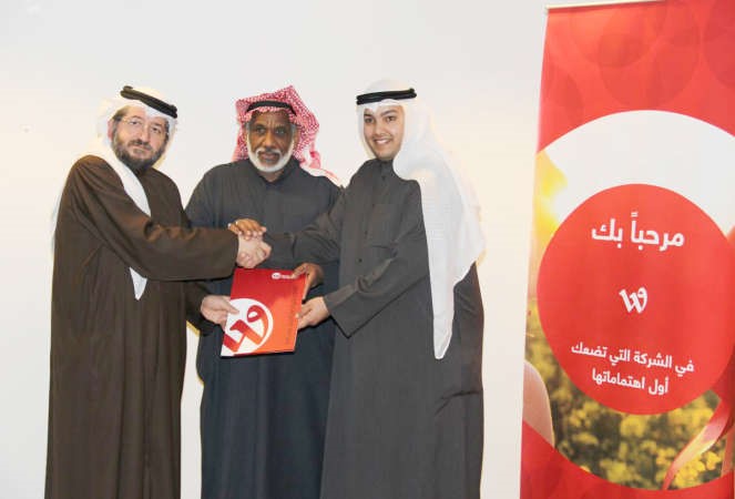 الوطنية تسلم التبرع لجمعية الاغاثة الكويتية﻿
