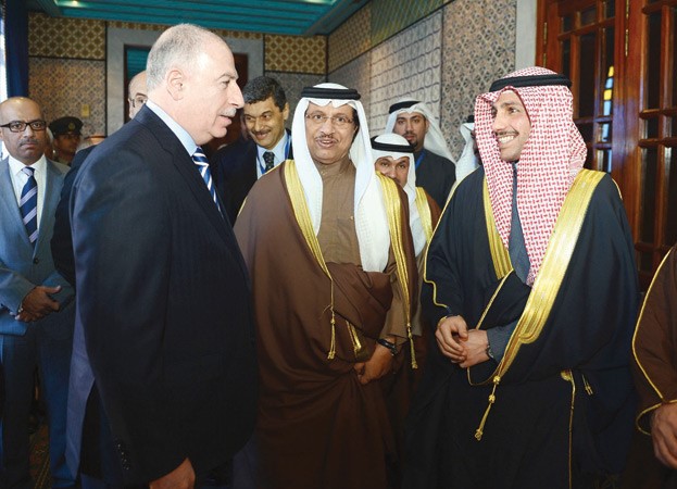 ممثل الامير ورئيس مجلس الامة خلال الاحتفال بالمصادقةعلى الدستور التونسي