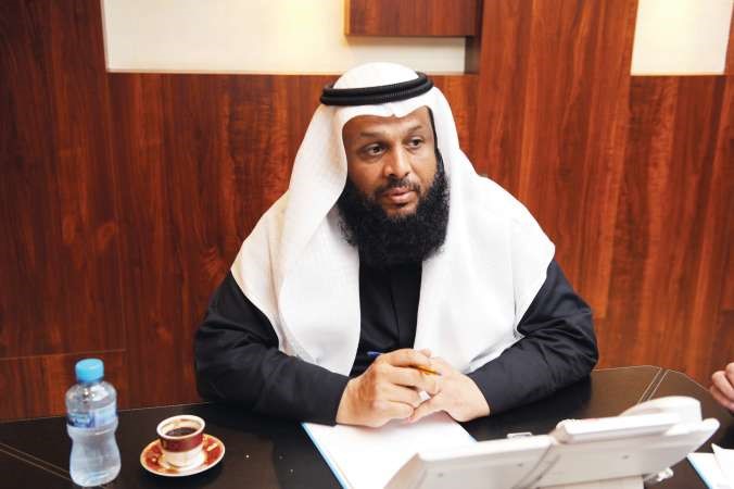 النائب حمود الحمدان خلال لقاء الوالانباء