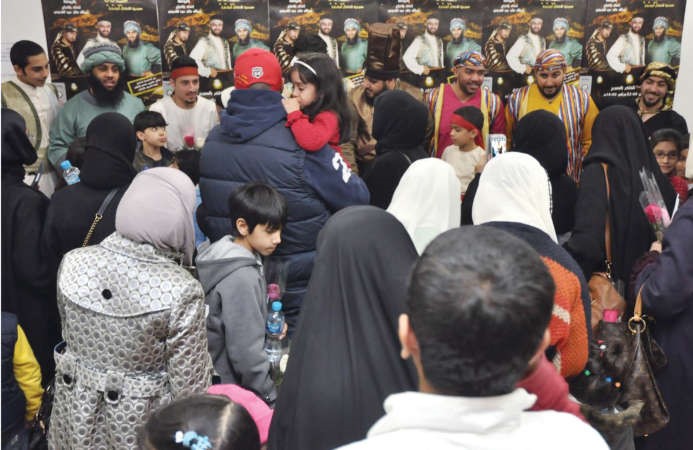 حضور حاشد للمسرحية من الكبار والصغار