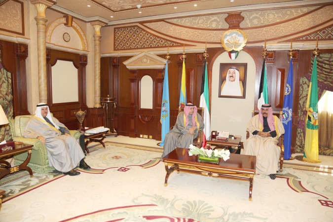 سمو ولي العهد مستقبلا الشيخ خالد الجراح والشيخ سلمان الحمود