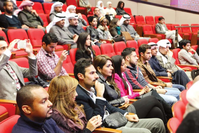 جانب من الحضور الكبير في الحدث﻿