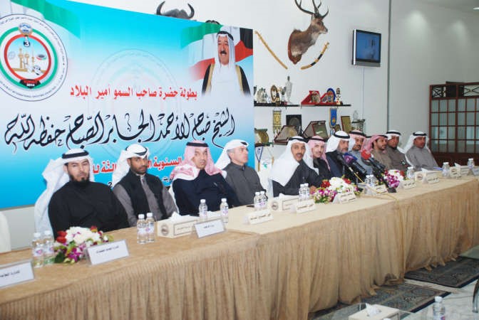 دعيج العتيبي يتحدث في المؤتمر الصحافي بحضور مسؤولي نادي الرماية ﻿