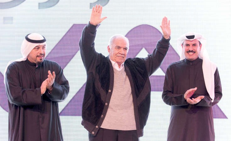 الفهد والبدران يكرمان الزميل سيد الوهيدي﻿