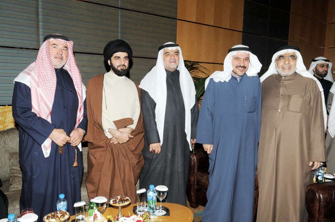 عدنان عبد الصمد وصالح عاشور مع بعض الحضور 	قاسم باشا﻿