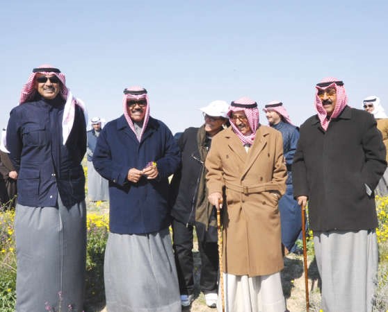 صاحب السمو الامير الشيخ صباح الاحمد وسمو ولي العهد الشيخ نواف الاحمد والشيخ مشعل الاحمد والشيخ صباح الخالد والشيخة امثال الاحمد داخل المحمية﻿