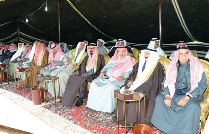 من الحضور في اللقاء﻿