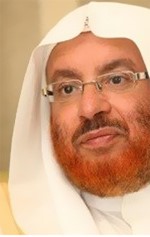 عضو بـ "كبار العلماء السعودية" يستنكر تساهل النساء في مراجعة الأطباء دون محرم رغم التحريم