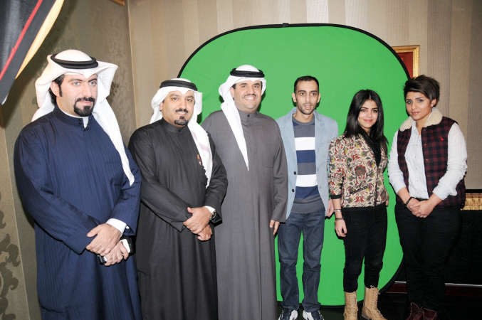 فرقة صولو الكويتية مع الشيخ دعيج الخليفة اثناء المؤتمر	انور الكندري﻿