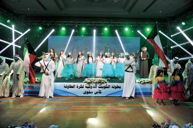 الاوبريت تجلى بابهى صوره على مسرح قاعة سلوى في المارينا 	 متين غوزال﻿