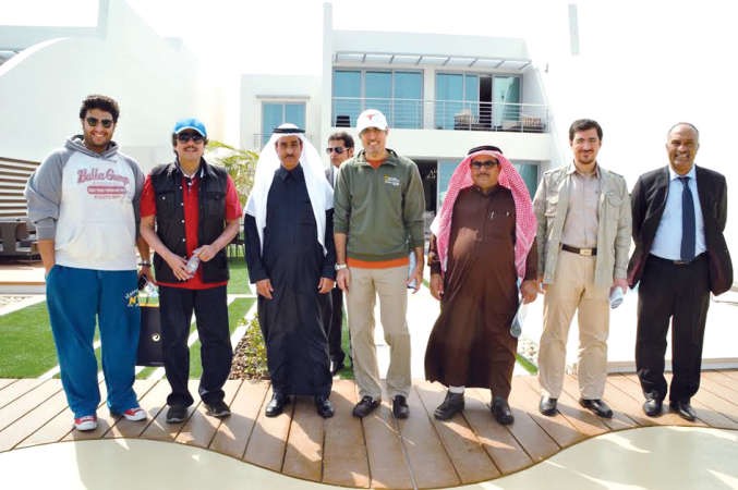 السفير الشيخ عزام الصباح مع عدد من السفراء والديبلوماسيين المعتمدين لدى البحرين﻿