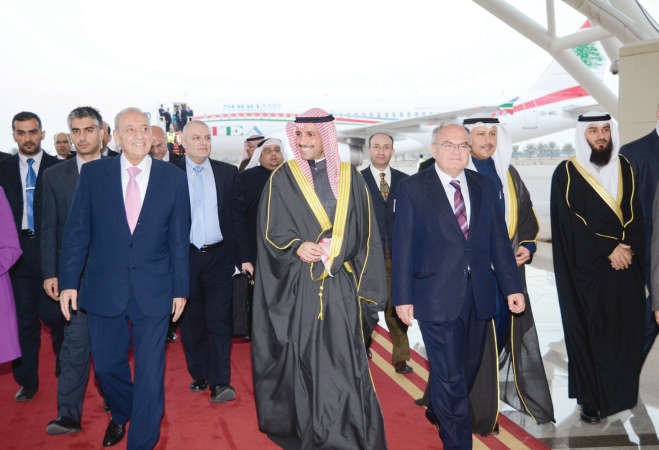 رئيس مجلس الامة مرزوق الغانم في استقبال رئيس مجلس النواب اللبناني نبيه بري لدى وصوله الى البلاد بحضور السفير اللبناني د خضر حلوي
