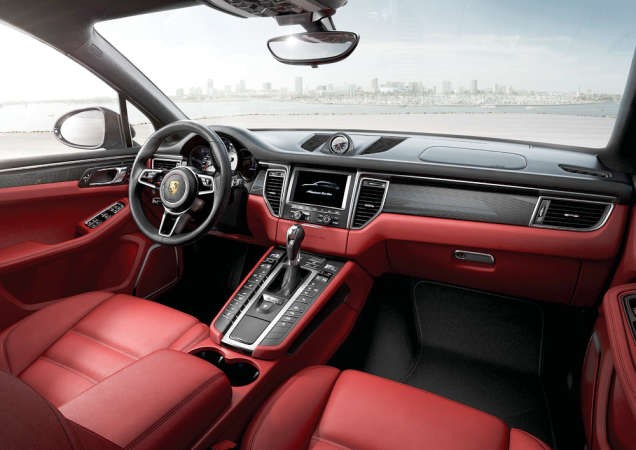 بورشه «Macan» الجديد بالكامل لأول مرة بمعرض قطر للسيارات