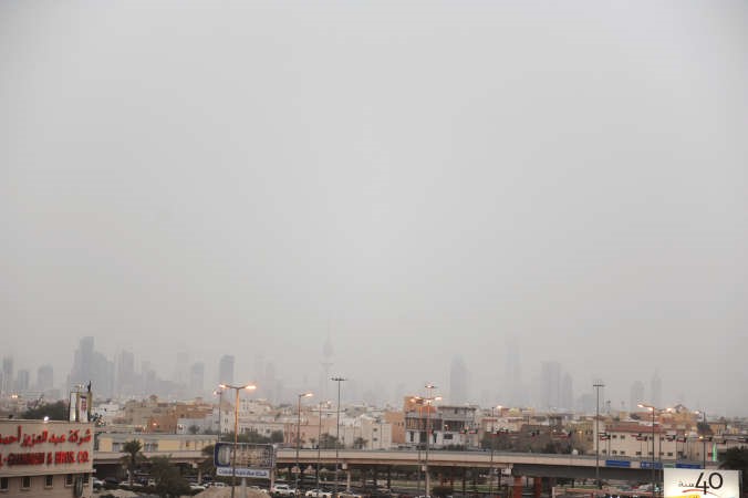 غيوم وامطار خفيفة في الكويت سالم الشمري