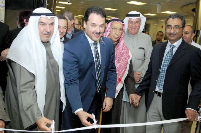 دجمال الحربي يقص شريط الافتتاح هاني عبدالله