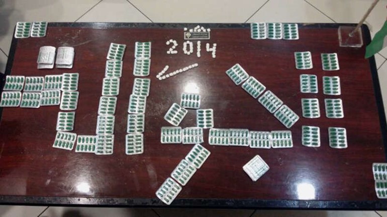  الحبوب المهربة بعد ضبطها من قبل رجال الجمارك 