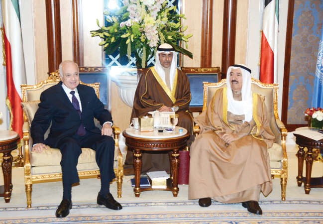 صاحب السمو الامير خلال لقائه الامين العام لجامعة الدول العربية دنبيل العربي ﻿