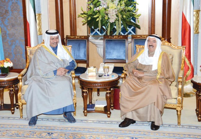 صاحب السمو الامير الشيخ صباح الاحمد مستقبلا سمو رئيس الوزراء الشيخ جابر المبارك﻿
