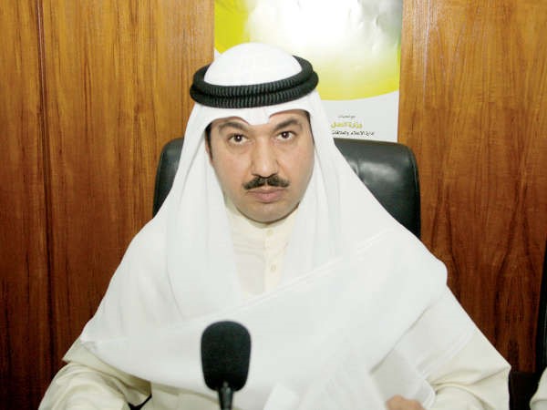  المستشار انور العنزي﻿