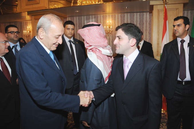  ومصافحا مدير التحرير الزميل محمد الحسيني