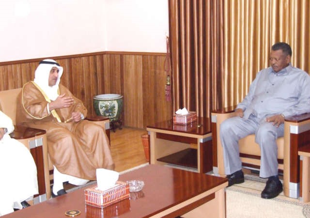 عبدالوهاب البدر خلال لقائه مع النائب الاول للرئيس السوداني بكري صالح 