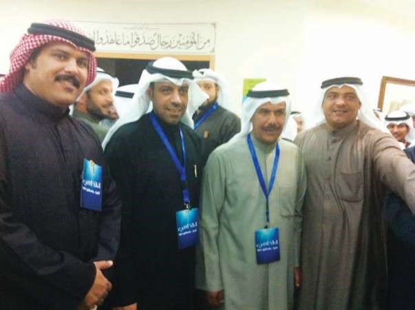 المحامي جاسر الجدعي مع مجموعة من المحامين﻿