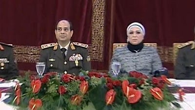 بالفيديو.. زوجة السيسي المحجبة في أول ظهور لها