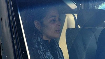 بالفيديو والصور... إنهيار داليا البحيري في جنازة طليقها