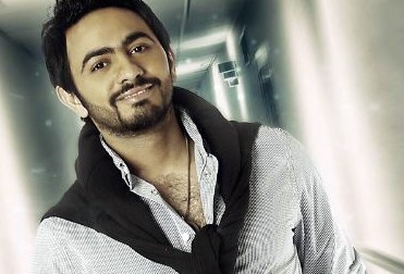 تامر حسني يساند زينة ضد أحمد عز