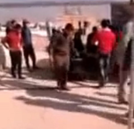بالفيديو.. في أغرب وأطرف طريقة.. مكبرات صوت لتغشيش طلاب ثانوية في الأردن
