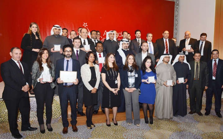 لقطة جماعية للفائزين في جوائز مؤشر سيرفس هيرو لـ 2013﻿