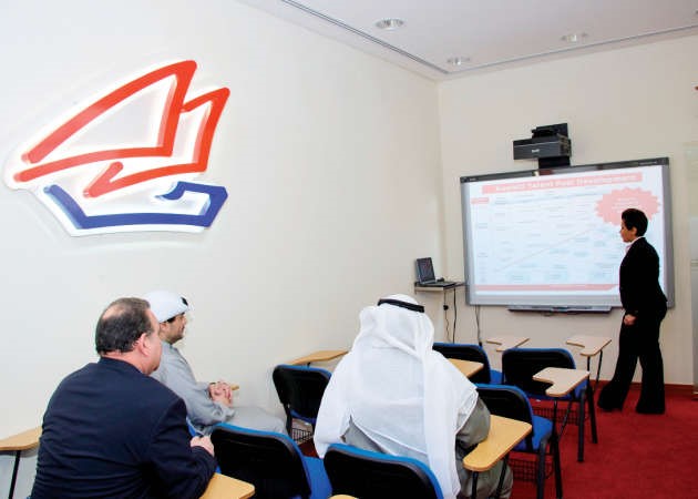 وجولة داخل قاعات المركز التدريبي﻿