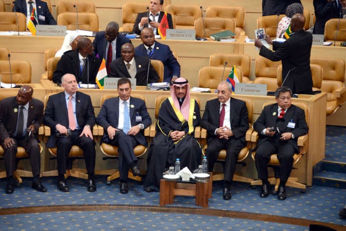 الرئيس مرزوق الغانم ورئيس مجلس النواب اللبناني نبيهبري يتوسطان الوفود المشاركة﻿