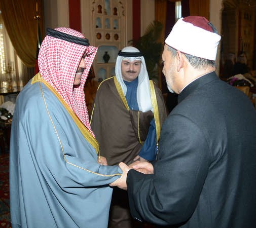 سمو ولي العهد مرحبا بشيخ الازهر﻿