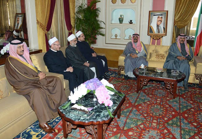 سمو ولي العهد والشيخ مشعل الاحمد والشيخ صباح الخالد مع الوفد المرافق لشيخ الازهر﻿
